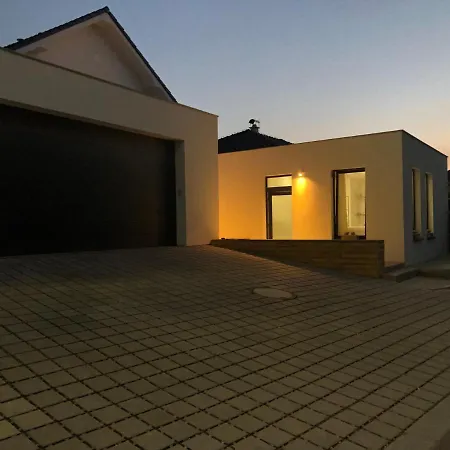 R E L L A X Studia Hate Na Greenway Praha-wien Apartament *
