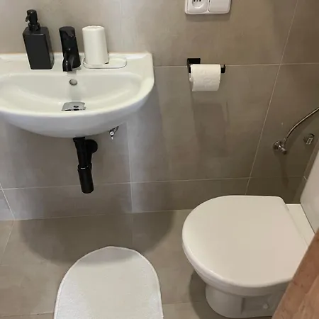 R E L L A X Studia Hate Na Greenway Praha-wien * 赫瓦洛沃埃斯